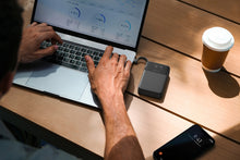 Načíst obrázek do prohlížeče Galerie, EcoFlow RAPID magnetická powerbanka (10000 mAh) - černá