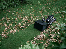 Načíst obrázek do prohlížeče Galerie, Set robotické sekačky EcoFlow BLADE + sběrače listí
